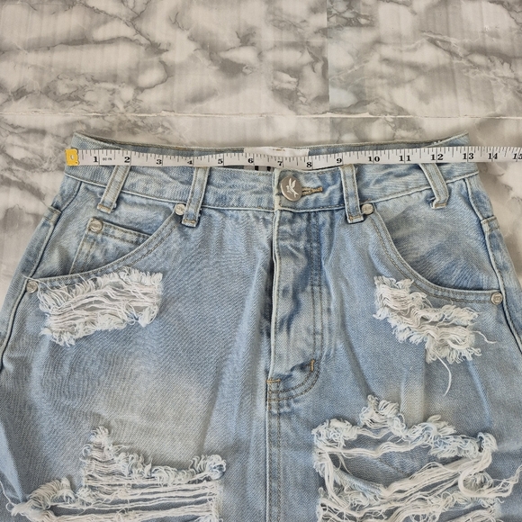 One Teaspoon Wilde 2020 Distressed Denim Mini Skirt Light Blue - Picture 10 of 11